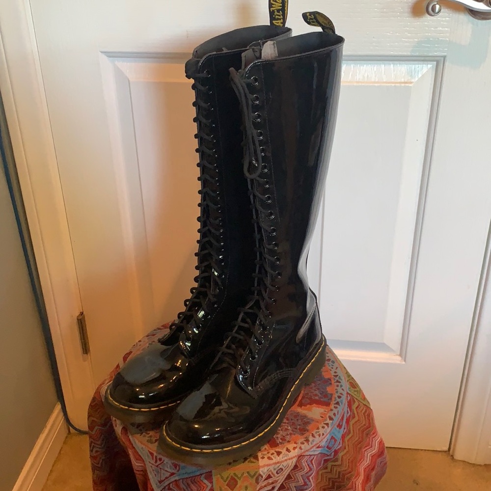 Dr Martens 20 Eye Knee High Boots